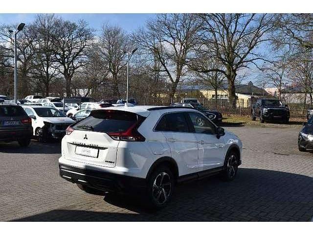 Gebraucht Mitsubishi Eclipse Cross Basis 188 PS (138 kW) 2022 Andenweiß SUV
