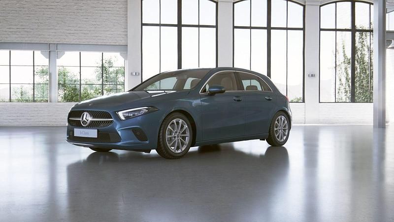 Blau Gebraucht 2022 Mercedes A220 Limousine | 28.899 € (Guter Preis) - Bild 1/4