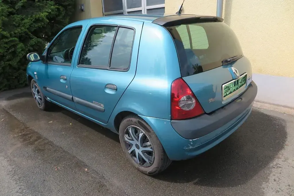 Gebraucht Renault Clio II Authentique 75 PS (55 kW) 2003 Grün Limousine