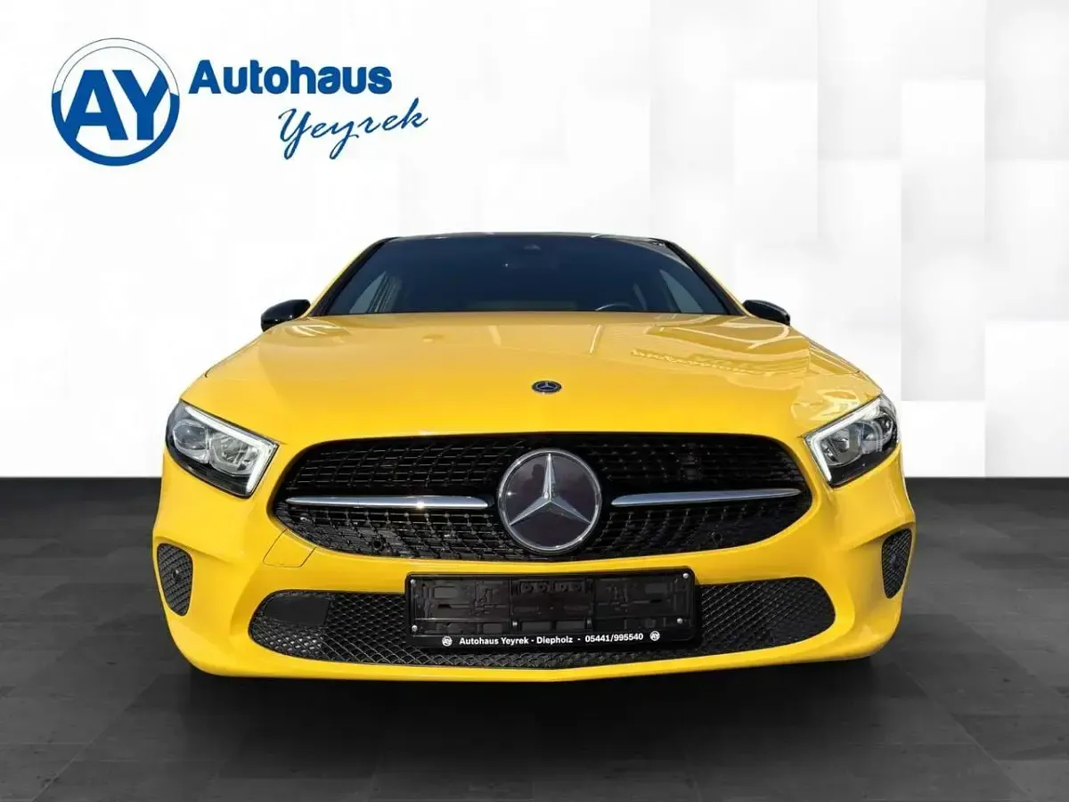 Gebraucht Mercedes A180 116 PS (85 kW) 2020 Gelb Kleinwagen