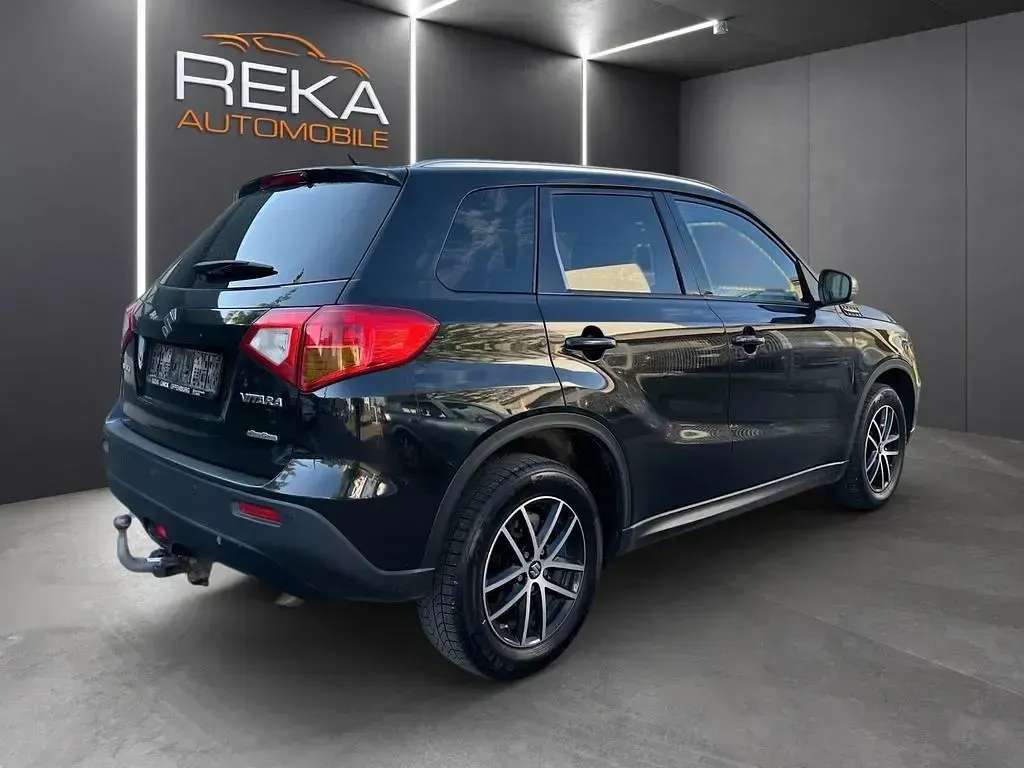 Gebraucht Suzuki Vitara 140 PS (102 kW) 2018 Schwarz SUV