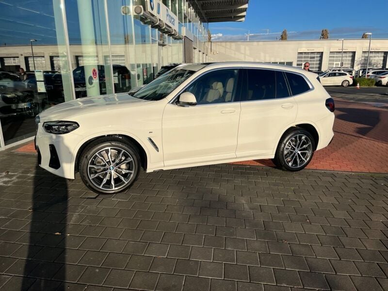 Weiß Gebraucht 2023 BMW X3 Efficient Dynamics SUV | 47.900 € (Superpreis) - Bild 1/4