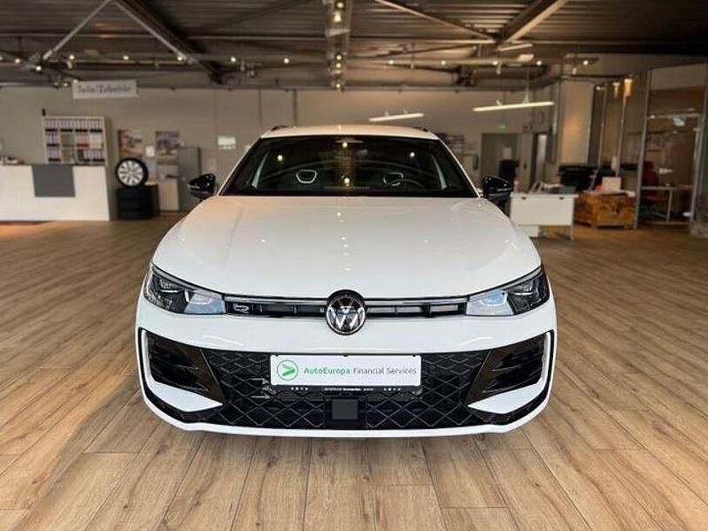 Gebraucht VW Passat R-line 272 PS (200 kW) 2024 Weiß Kombi