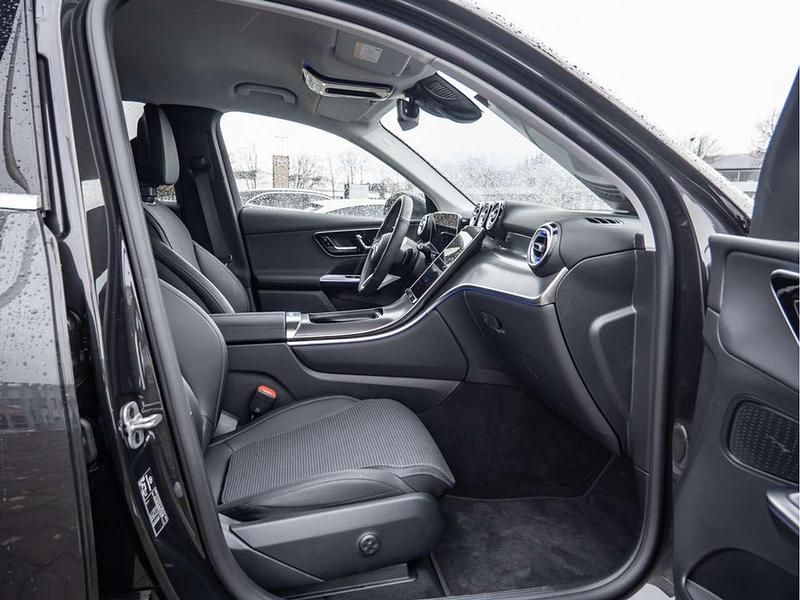 Gebraucht Mercedes GLC200 Avantgarde Edition 204 PS (150 kW) 2025 Grau SUV