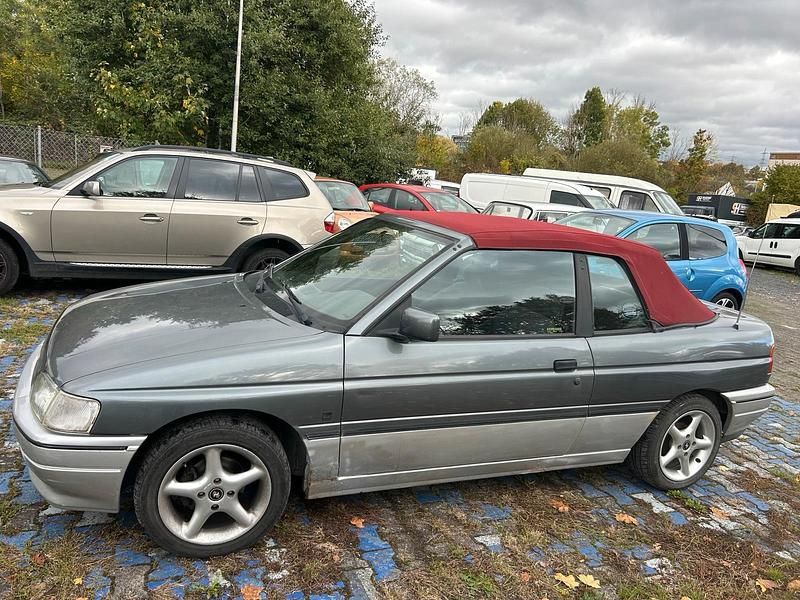 Gebraucht Ford Escort Cabriolet 105 PS (77 kW) 1992 Grau Cabrio