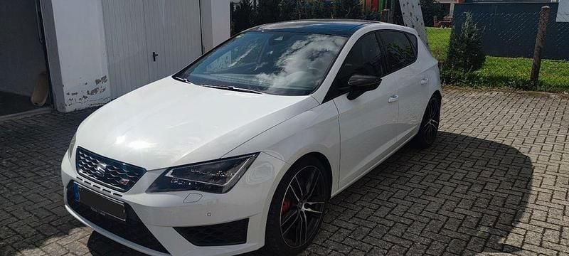 Weiß Gebraucht 2016 Cupra Leon Limousine | 19.400 € (Guter Preis) - Bild 1/4