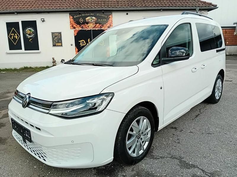 Gebraucht VW Caddy Life 102 PS (75 kW) 2023 Weiß Van / Kleinbus
