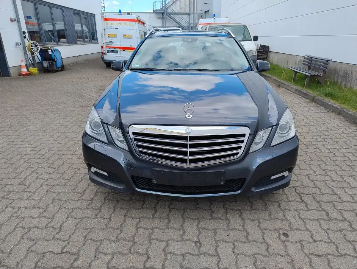 Gebraucht Mercedes E350 231 PS (169 kW) 2009 Grau Kombi