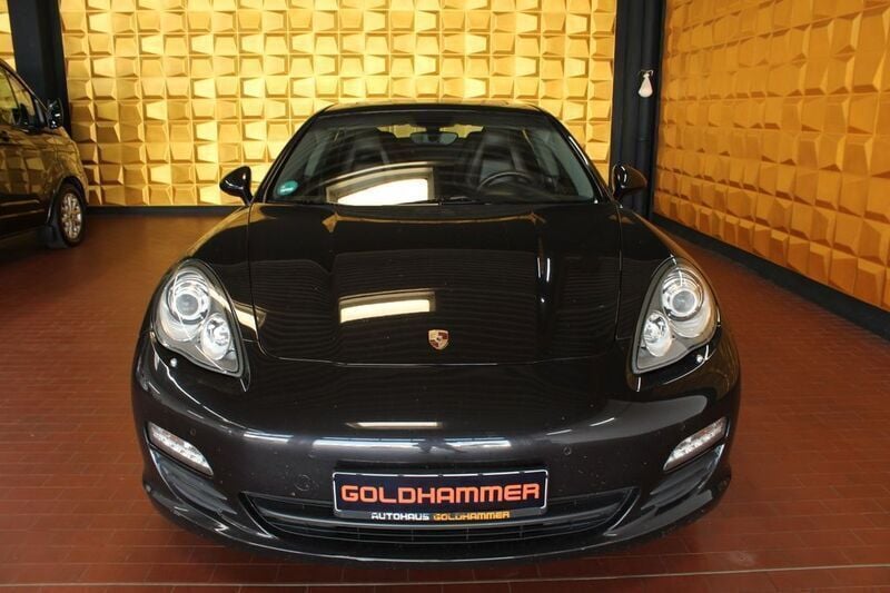 Braun Gebraucht 2012 Porsche Panamera Limousine | 24.999 € (Guter Preis) - Bild 1/4