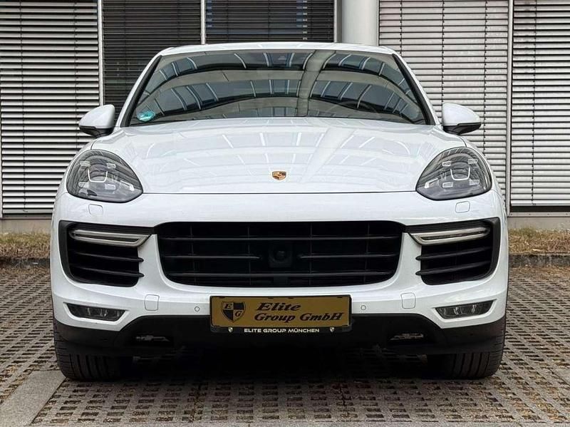 Gebraucht Porsche Cayenne Turbo Chrono 519 PS (381 kW) 2016 Weiß SUV