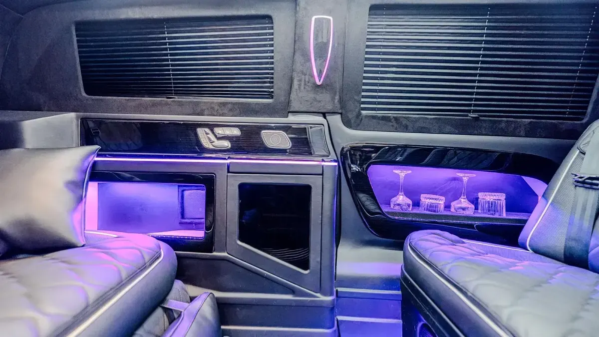 Gebraucht Mercedes Vito 200 PS (147 kW) 2020 Schwarz Van