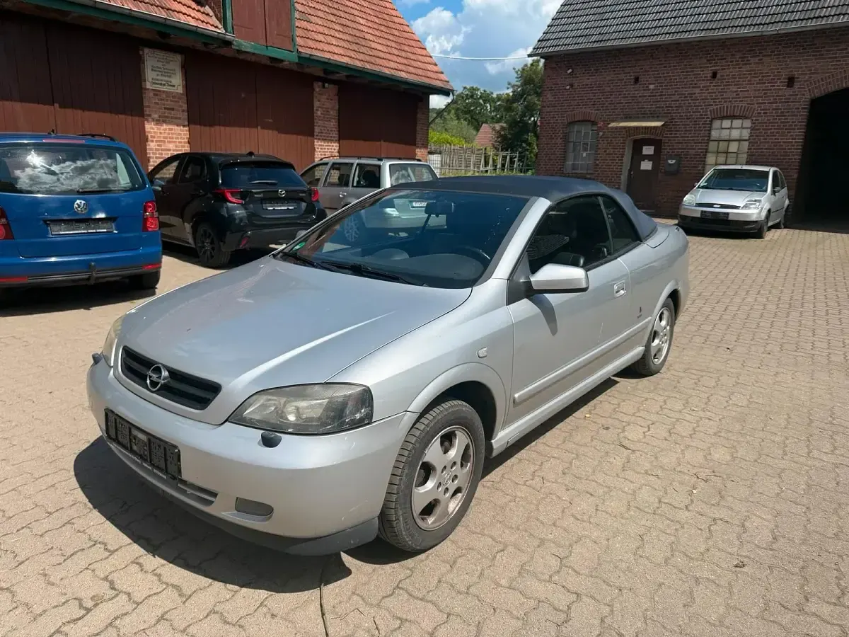 Gebraucht Opel Astra 146 PS (107 kW) 2003 Silber Cabrio