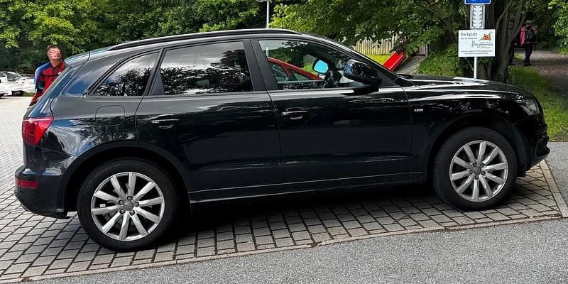 Second-hand Audi Q5 S-line plus 239 CP (175 kW) 2011 Negru SUV