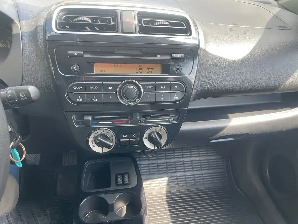 Gebraucht Mitsubishi Space Star 80 PS (58 kW) 2014 Schwarz Van / Kleinbus