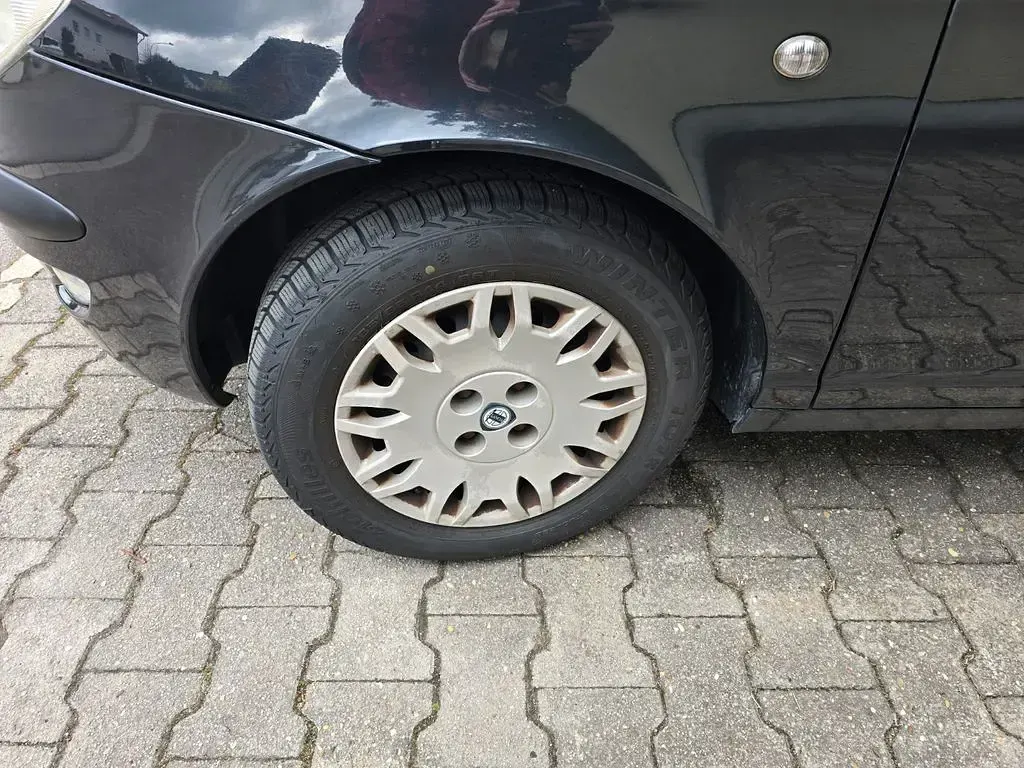 Second-hand Lancia Ypsilon 60 CP (44 kW) 2004 Negru Hatchback
