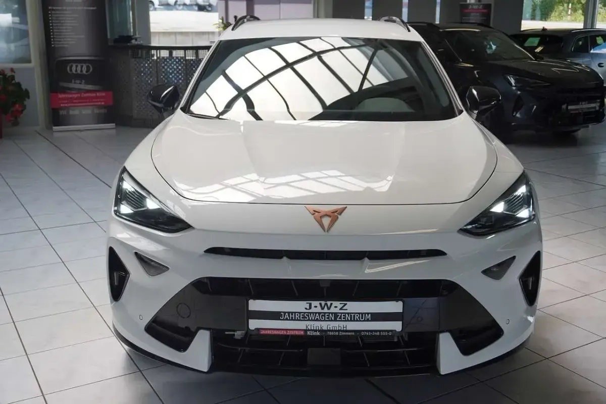 Neu Cupra Formentor 204 PS (150 kW) 2026 Glacialweißmetallic SUV