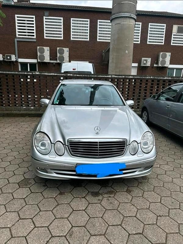Gebraucht Mercedes E320 204 PS (150 kW) 2004 Silber Limousine