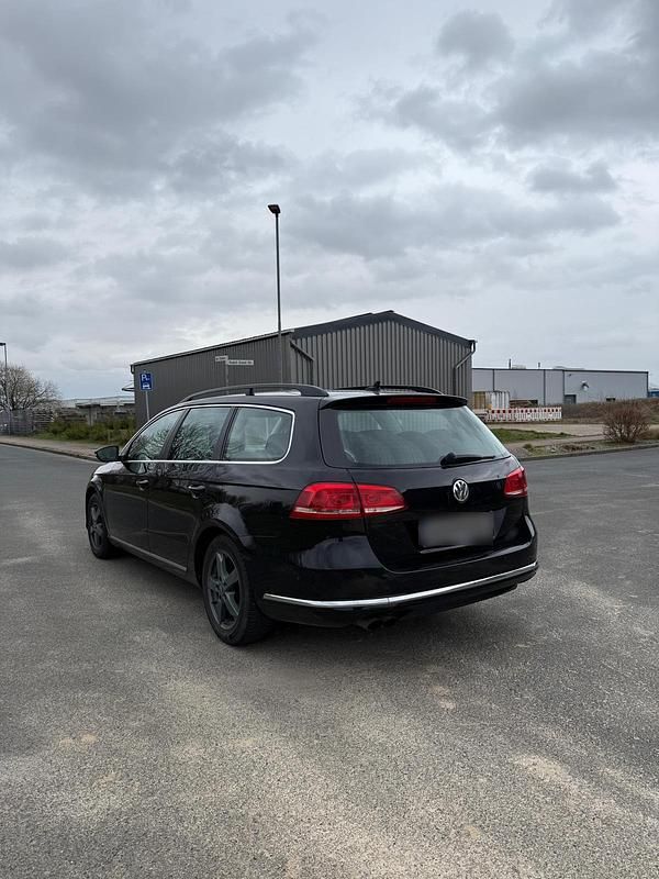 Gebraucht VW Passat 140 PS (102 kW) 2014 Schwarz Kombi