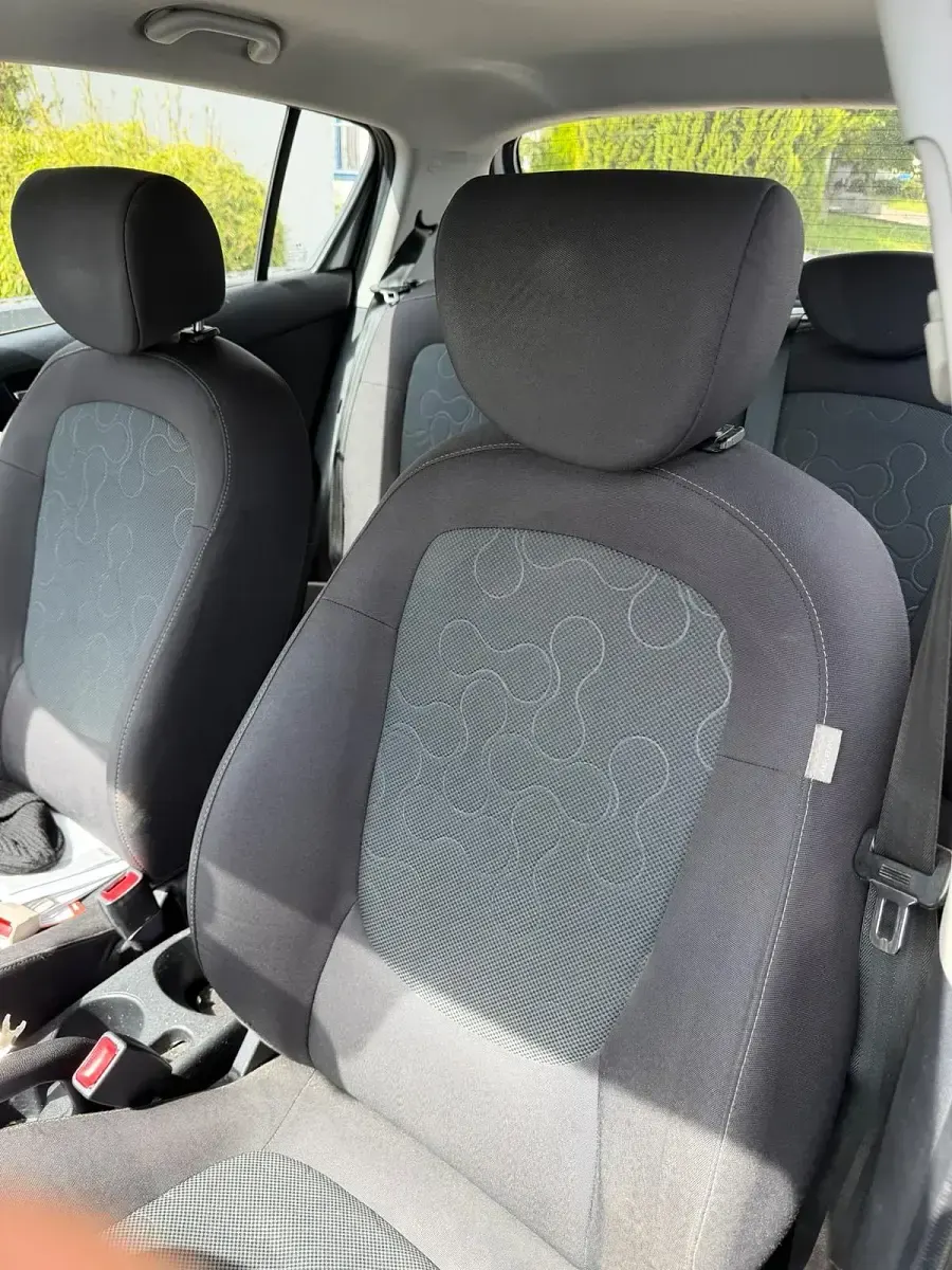 Gebraucht Hyundai i20 76 PS (55 kW) 2011 Grau Kleinwagen