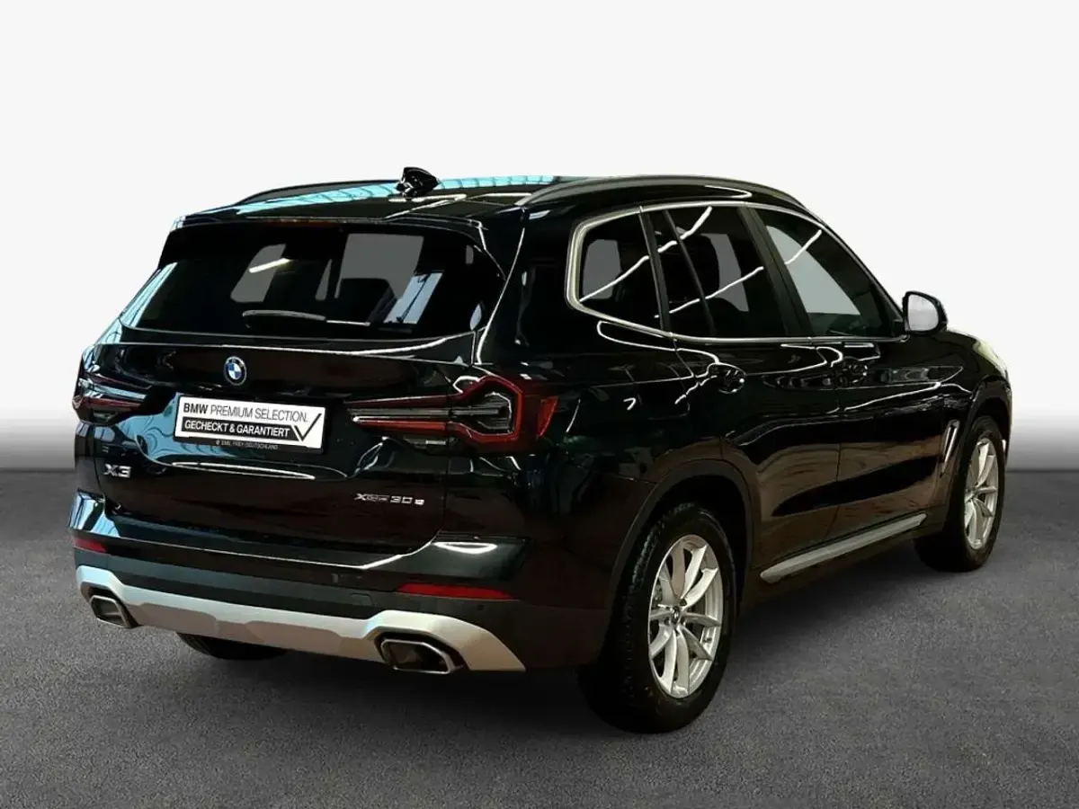 Gebraucht BMW X3 Sport Line 184 PS (135 kW) 2022 Schwarz SUV
