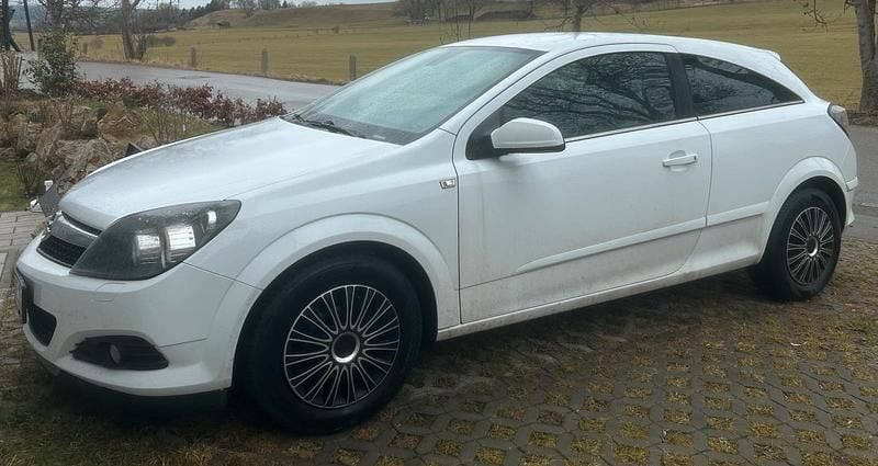 Gebraucht Opel Astra GTC 90 PS (66 kW) 2008 Weiß Coupé