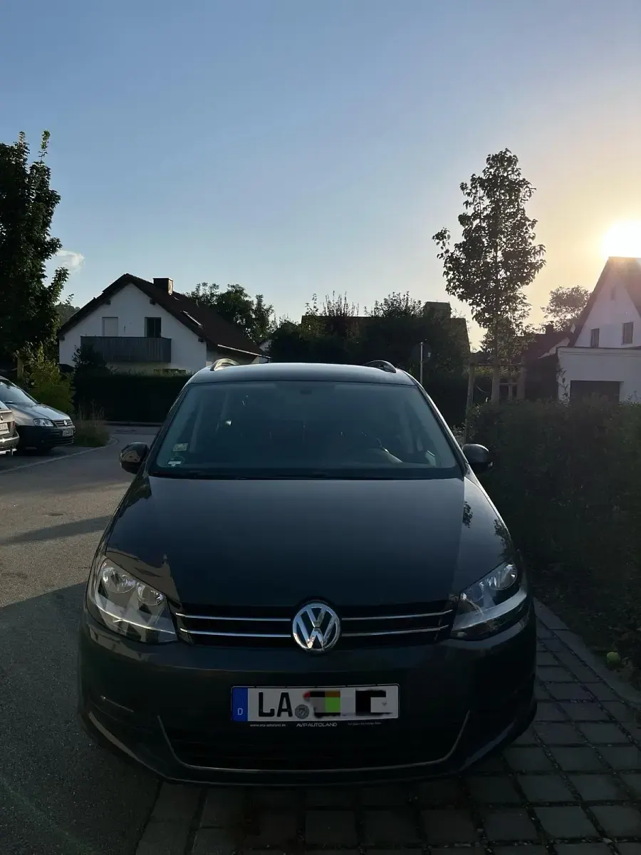 Gebraucht VW Sharan 150 PS (110 kW) 2018 Braun Van / Kleinbus