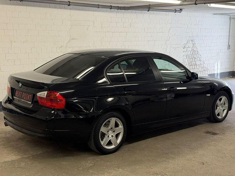 Second-hand BMW 318 129 CP (94 kW) 2006 Negru Berlinǎ