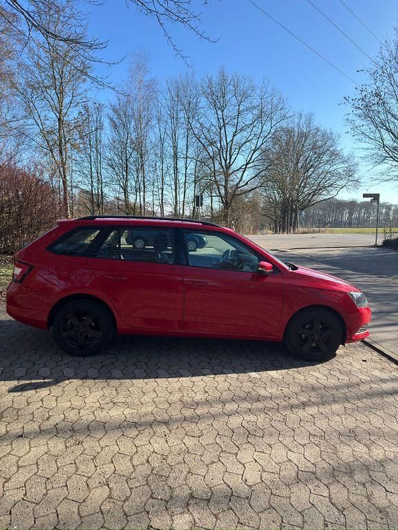 Gebraucht Skoda Fabia Ambition 95 PS (69 kW) 2018 Rot Kombi