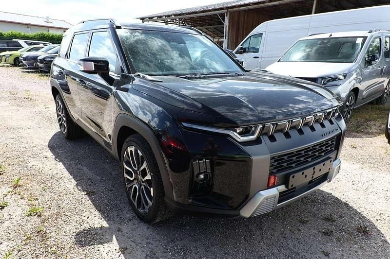 Space black Neu 2025 Ssangyong Torres SUV | 29.721 € - Bild 1/4