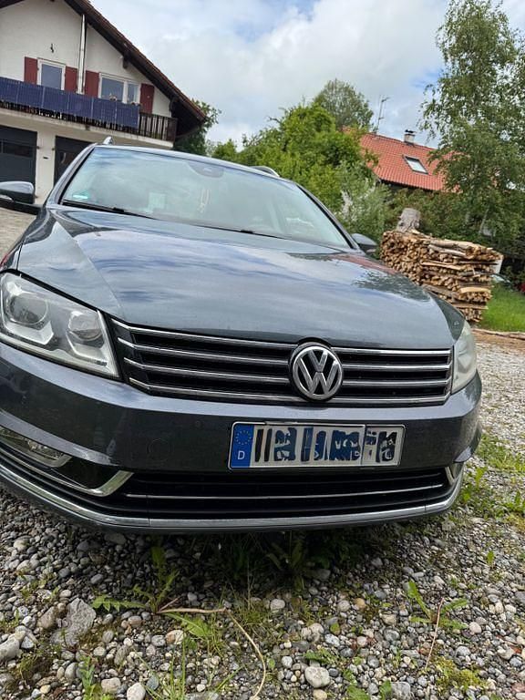 Gebraucht VW Passat Highline 140 PS (102 kW) 2011 Grau Kombi
