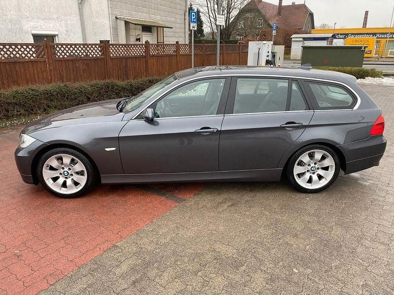 Gebraucht BMW 330 Performance 231 PS (169 kW) 2006 Grau Kombi
