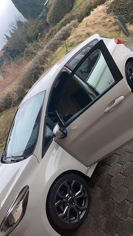 Beige Gebraucht 2020 Ford Fiesta ST Kleinwagen | 10.500 € (Fairer Preis) - Bild 1/3