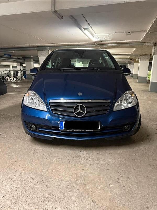 Blau Gebraucht 2009 Mercedes A160 Kleinwagen | 3.800 € (Fairer Preis) - Bild 1/4