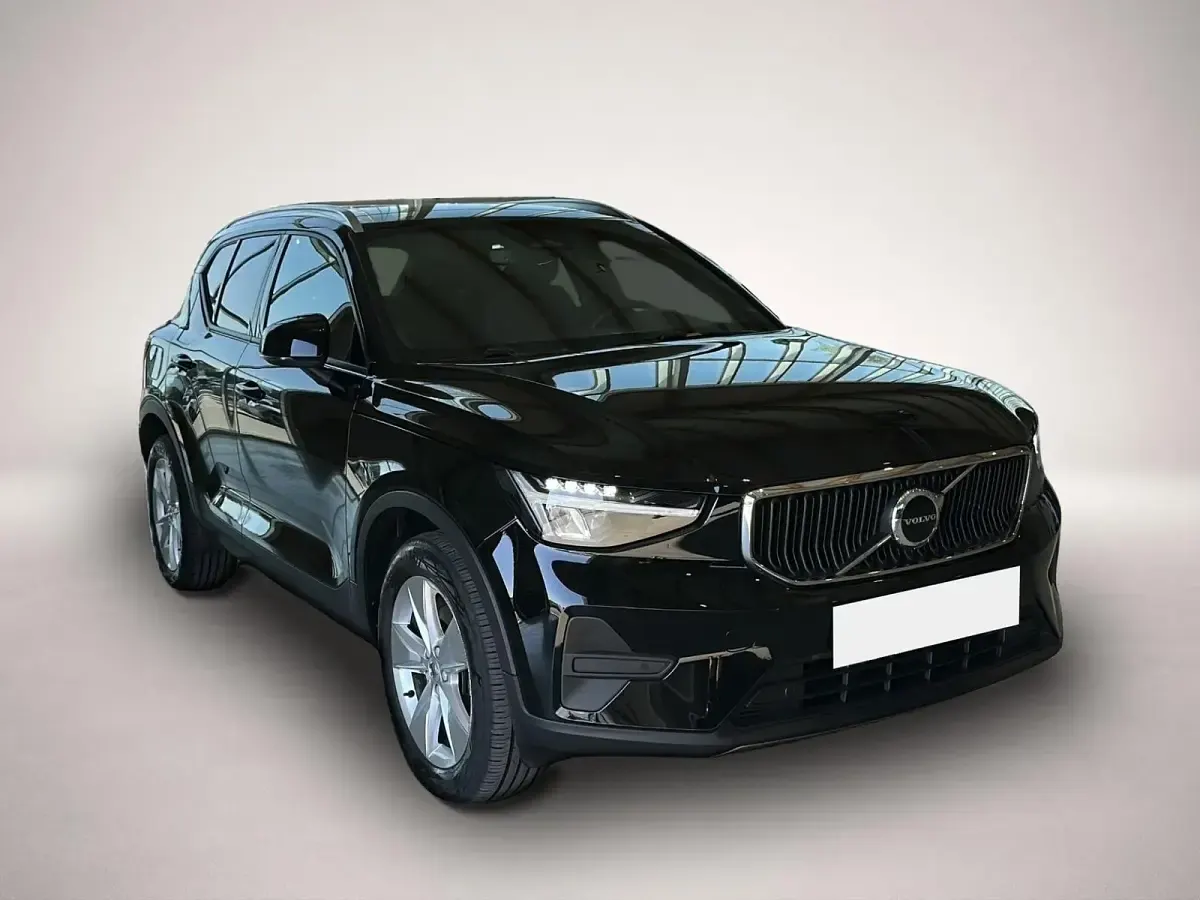 Gebraucht Volvo XC40 Core 163 PS (119 kW) 2023 Manufacturer SUV