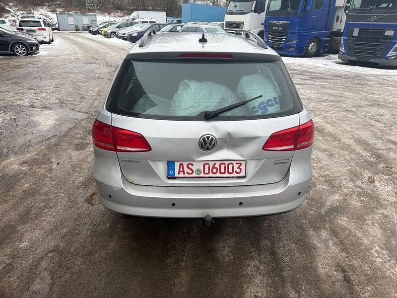 Gebraucht VW Passat Comfortline 140 PS (102 kW) 2011 Silber Limousine