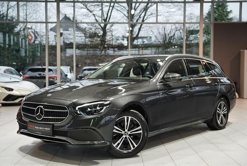 Gebraucht Mercedes E220 Avantgarde 200 PS (147 kW) 2023 Grau Kombi