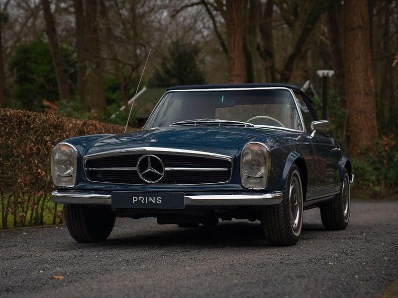 Gebraucht Mercedes 250 150 PS (110 kW) 1968 Blau Cabrio
