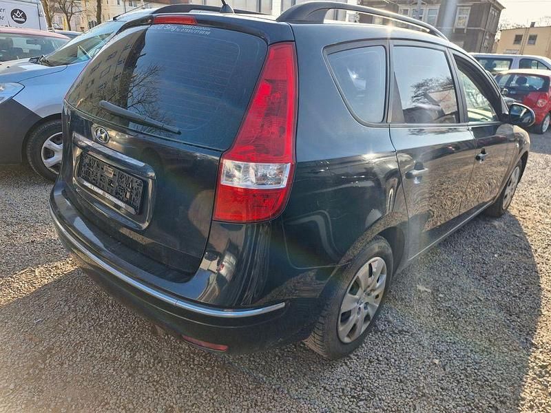 Gebraucht Hyundai i30 116 PS (85 kW) 2009 Schwarz Kombi