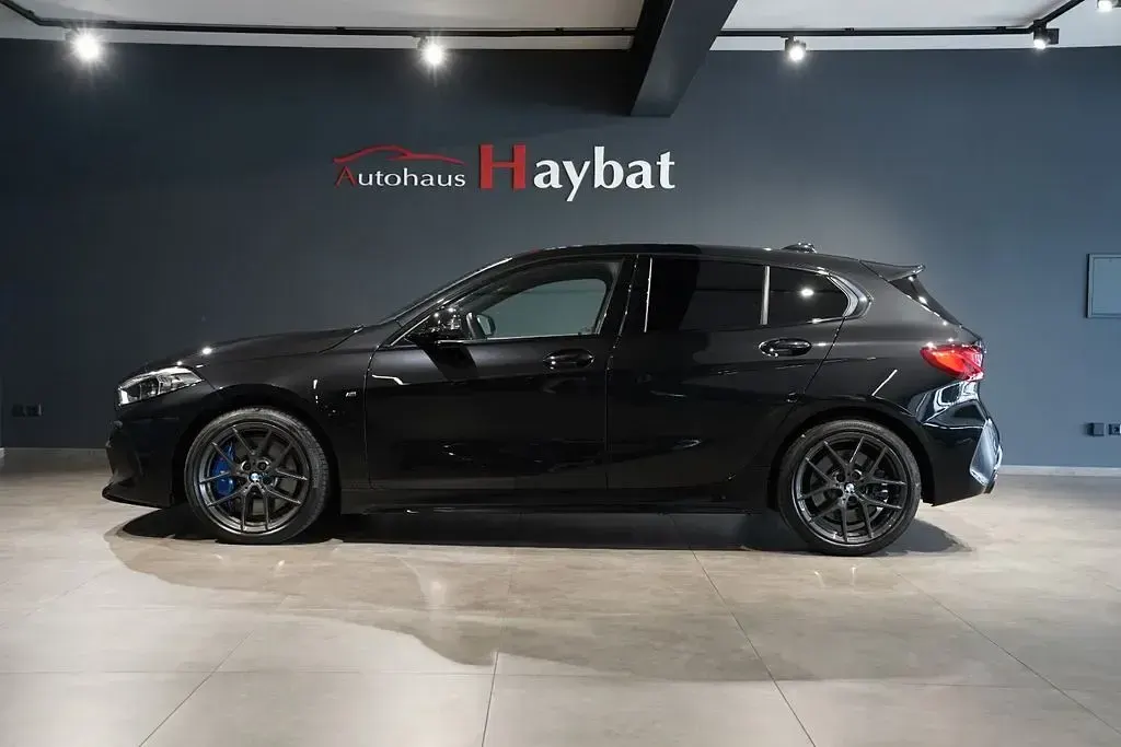 Używany BMW M135 M Performance 306 KM (225 kW) 2022 Czarny Hatchback