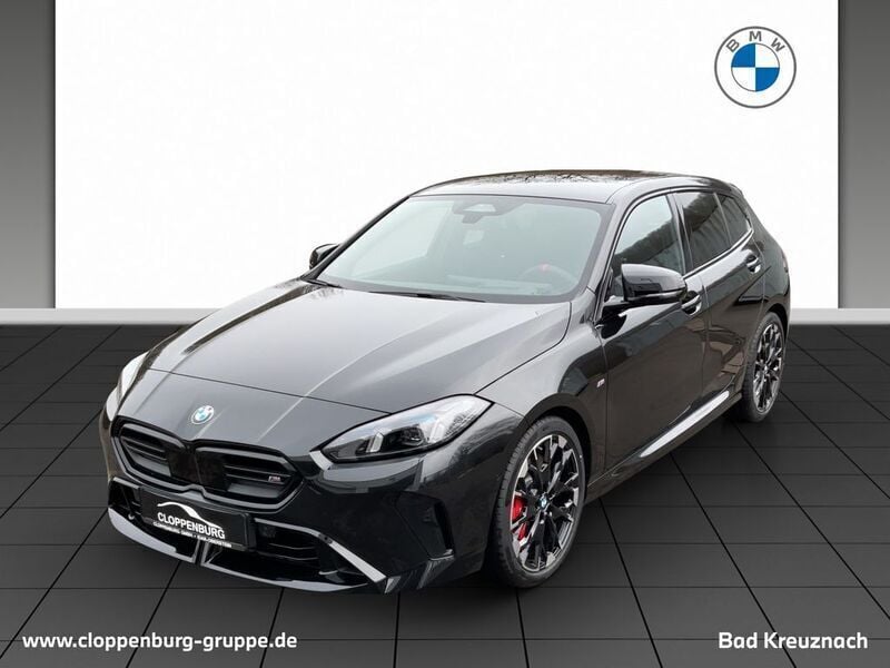 Saphirschwarz Neu 2025 BMW M135 M Sport Kleinwagen | 55.190 € (Guter Preis) - Bild 1/4