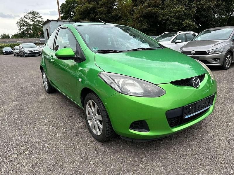 Gebraucht Mazda 2 Inclusive 75 PS (55 kW) 2010 Grün Kleinwagen