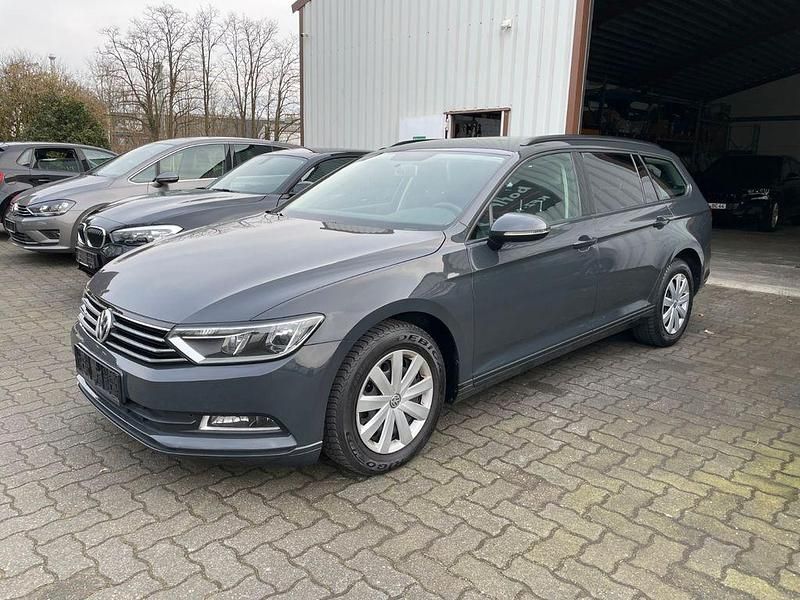 Gebraucht VW Passat Trendline 120 PS (88 kW) 2016 Grau Kombi