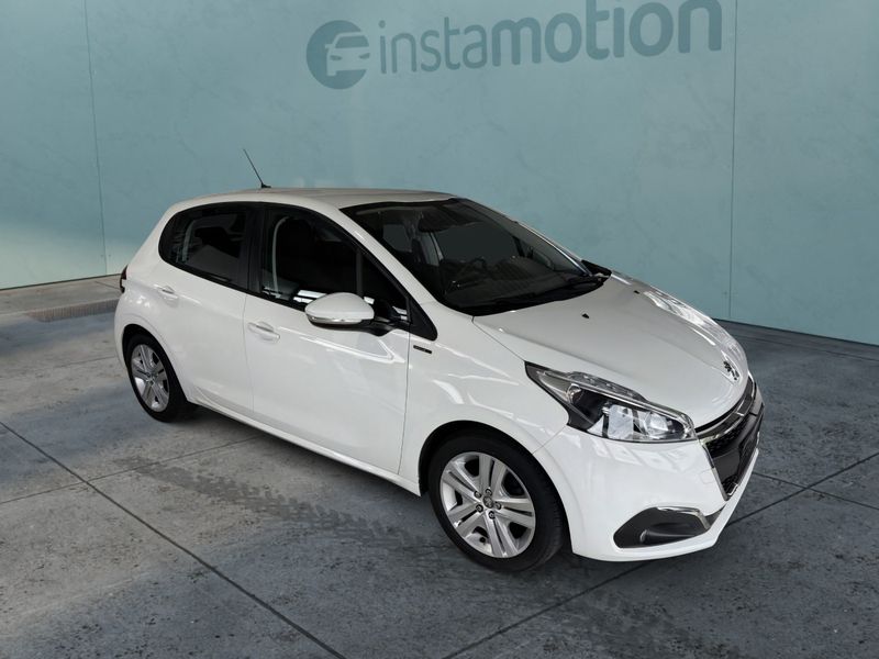 Weiß Gebraucht 2018 Peugeot 208 Signature Sky Kleinwagen | 7.720 € (Fairer Preis) - Bild 1/4