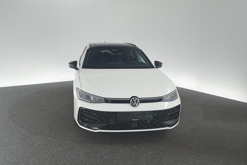 Gebraucht VW Passat R-line 265 PS (194 kW) 2024 Weiß Kombi
