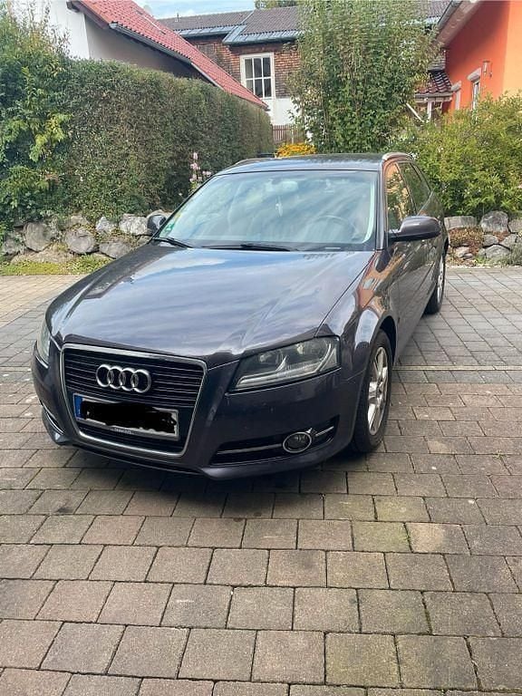Violet Gebraucht 2012 Audi A3 Sportback Ambiente Limousine | 5.100 € (Superpreis) - Bild 1/4