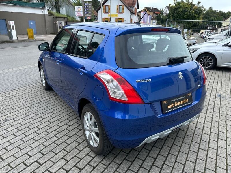 Gebraucht Suzuki Swift Club 94 PS (69 kW) 2012 Blau Kleinwagen