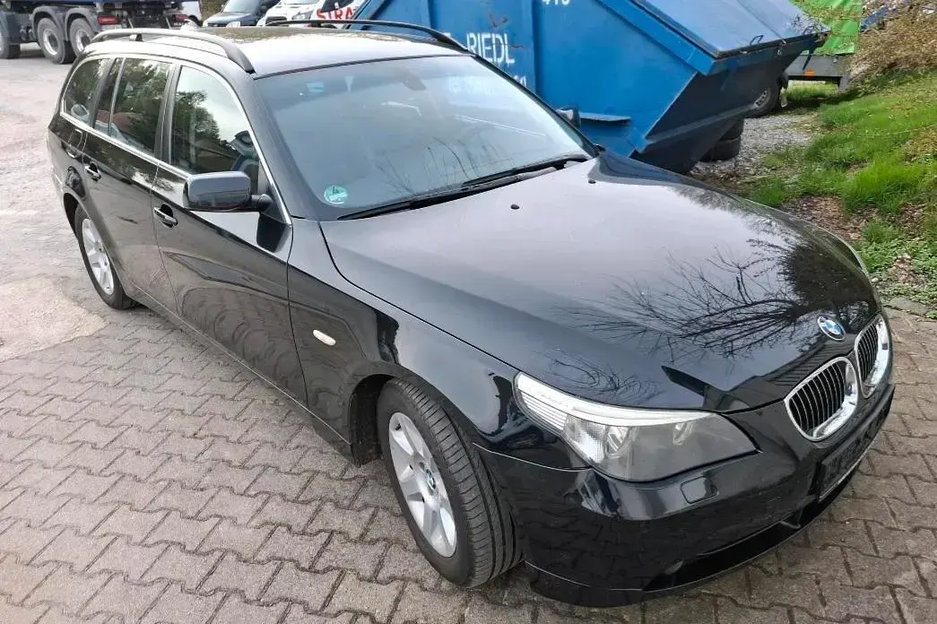 Gebraucht BMW 525 177 PS (130 kW) 2004 Schwarz Kombi