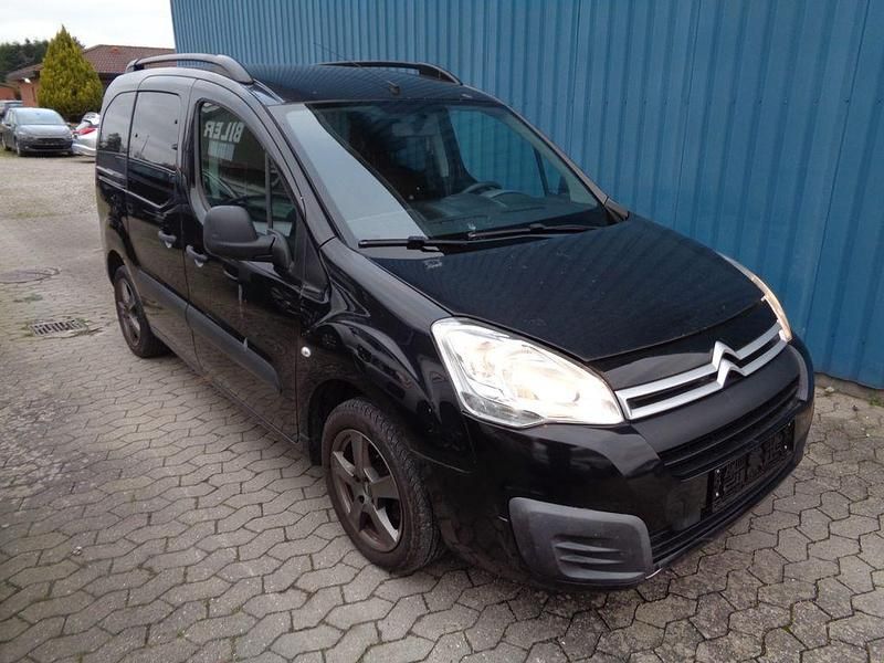 Gebraucht Citroën Berlingo Feel 99 PS (72 kW) 2018 Schwarz Van / Kleinbus