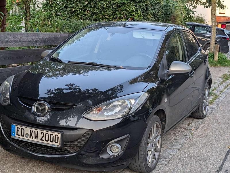 Schwarz Gebraucht 2014 Mazda 2 Sendo Limousine | 4.998 € (Fairer Preis) - Bild 1/4