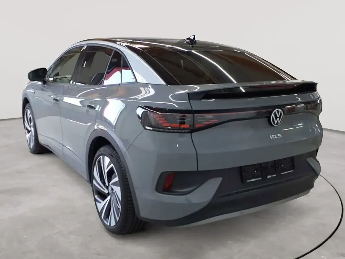 Gebraucht VW ID.5 Pro 150 kW (204 PS) 2023 Mondsteingrau/ dach schwarz SUV